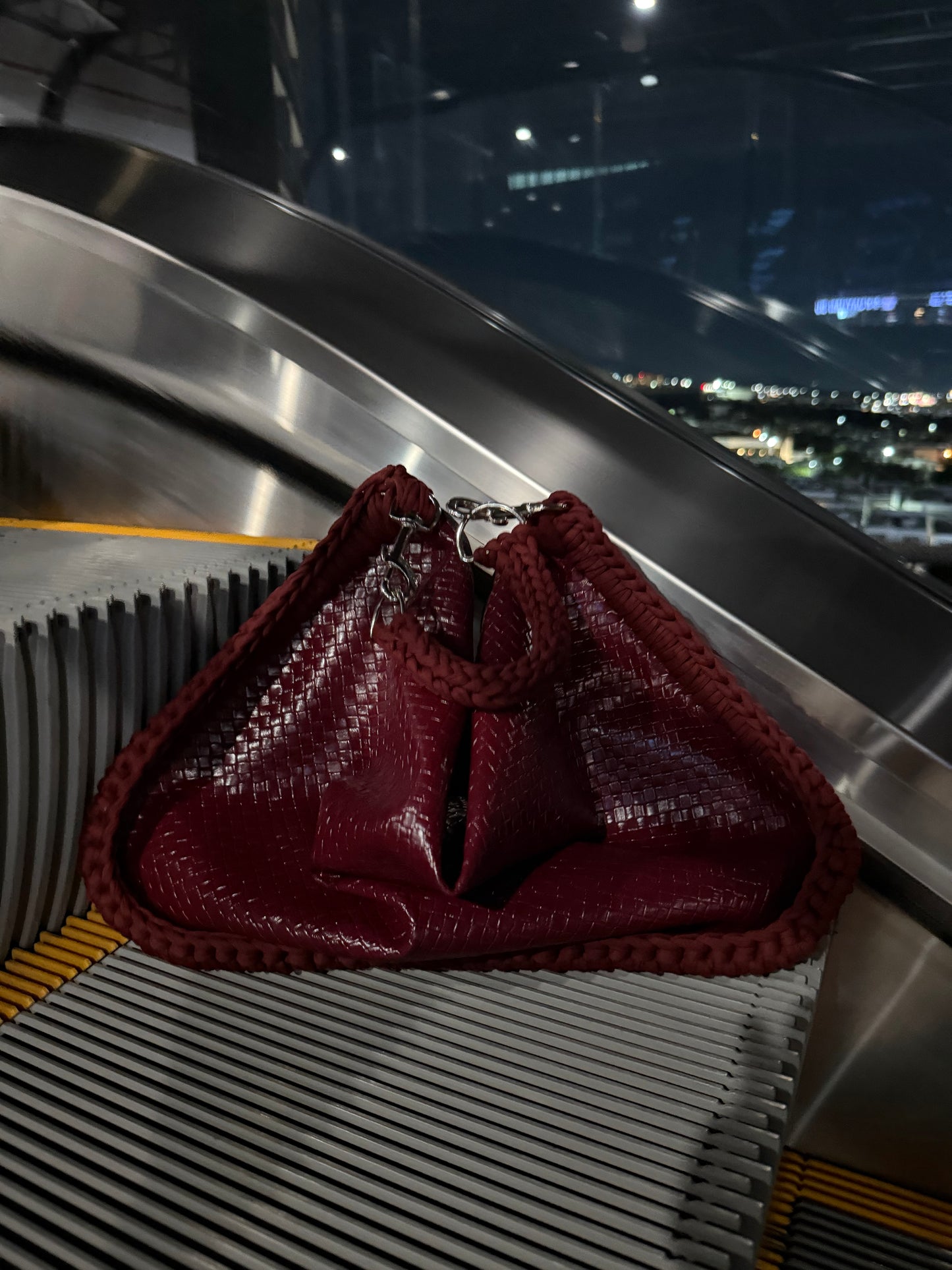 Yun en Tono Burgundy