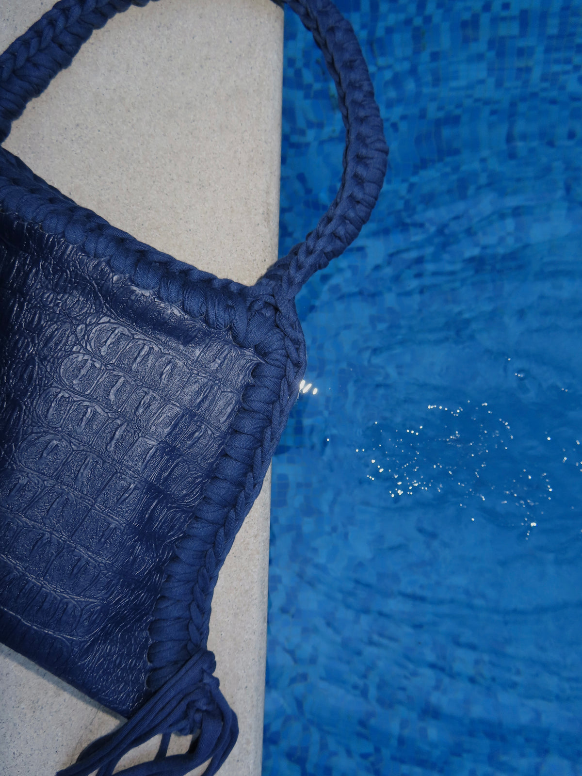 Núa en Tono Navy Blue