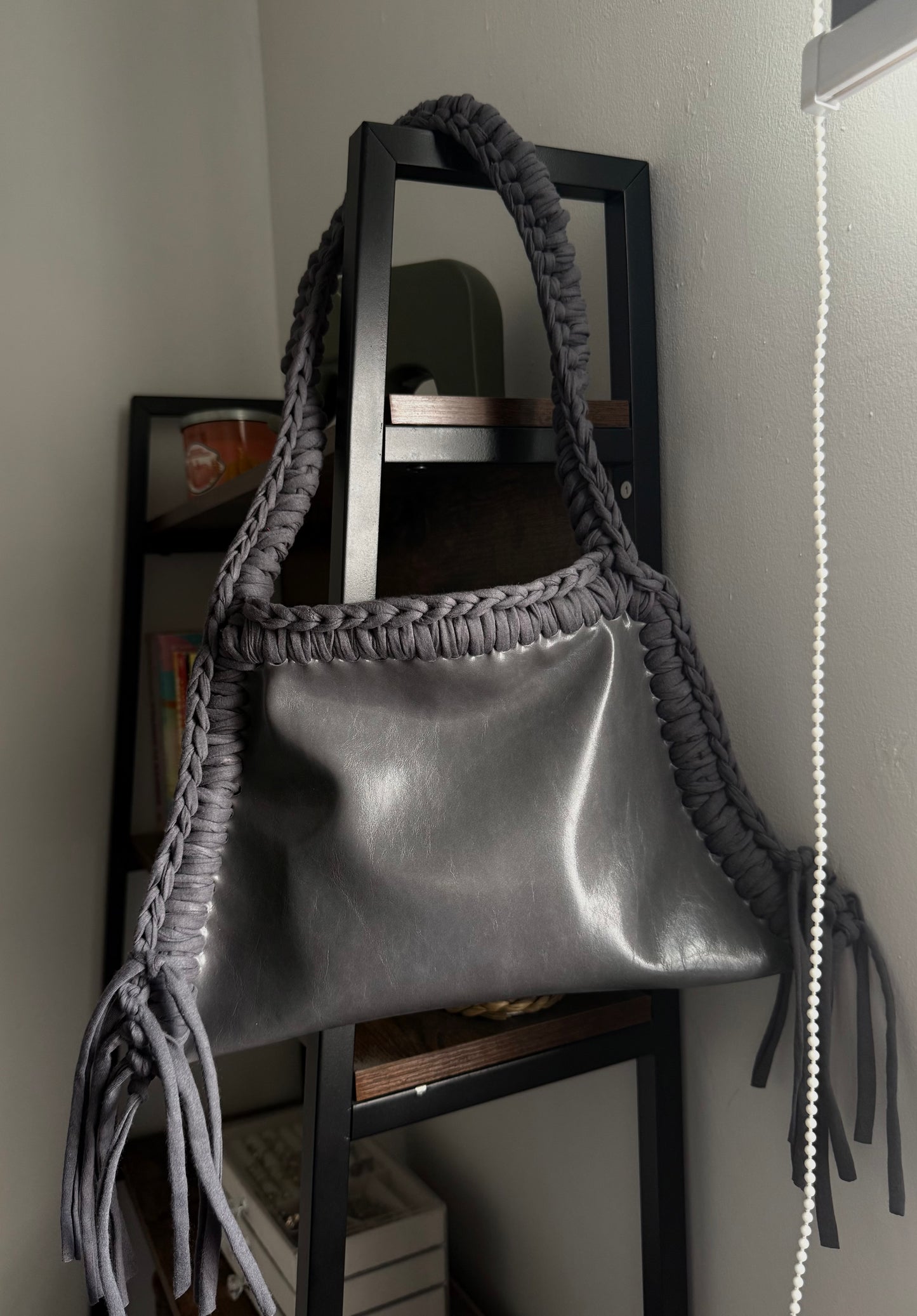 Núa en tono Midnight Gray - Limited Edition